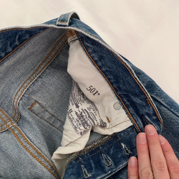 Levi 501 jeans frayed ends - Picture 2 of 4